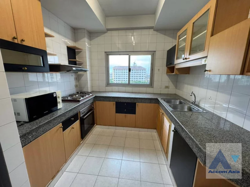 8  2 br Apartment For Rent in Sathorn ,Bangkok BTS Chong Nonsi at Low Rised Building AA28265