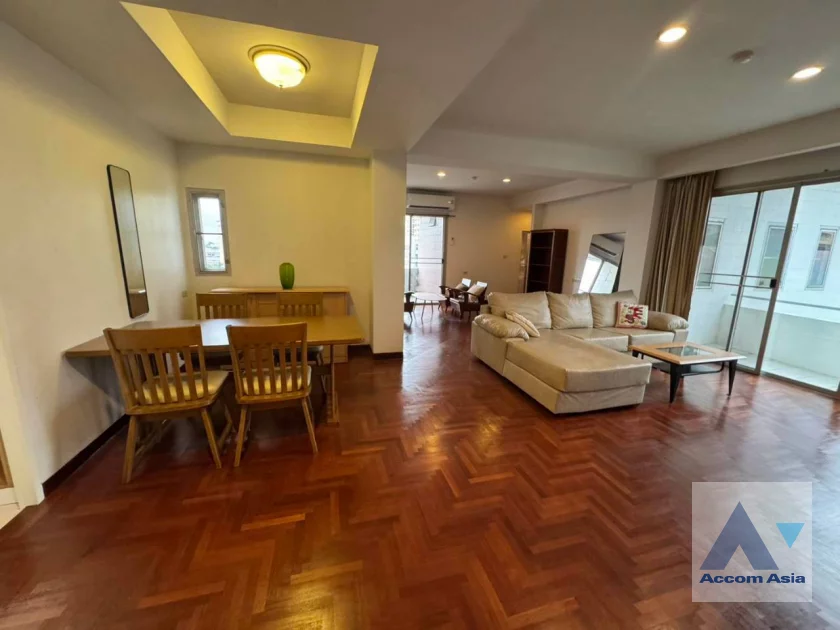 unit 2 Bedrooms  Apartment For Rent in Sathorn, Bangkok  near BTS Chong Nonsi (AA28265)