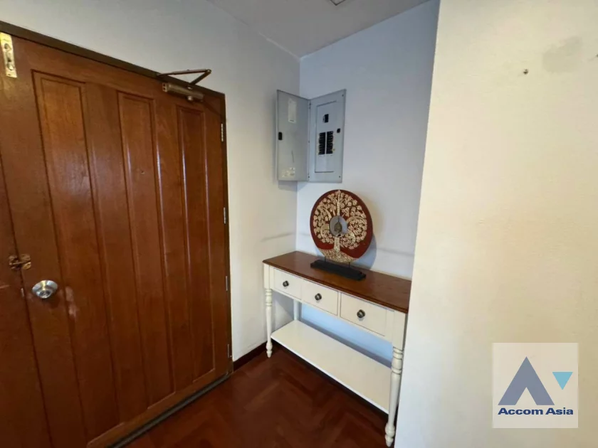 12  2 br Apartment For Rent in Sathorn ,Bangkok BTS Chong Nonsi at Low Rised Building AA28265