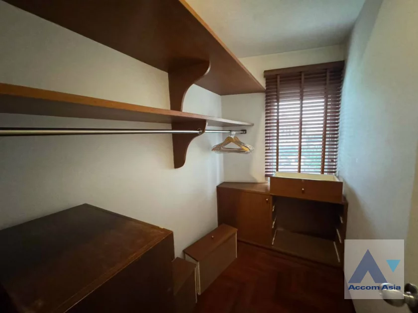 20  2 br Apartment For Rent in Sathorn ,Bangkok BTS Chong Nonsi at Low Rised Building AA28265