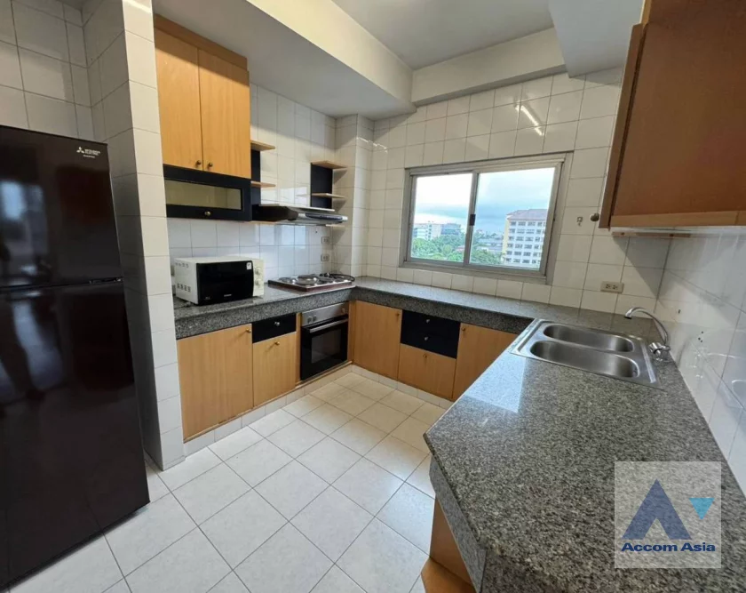 7  2 br Apartment For Rent in Sathorn ,Bangkok BTS Chong Nonsi at Low Rised Building AA28265