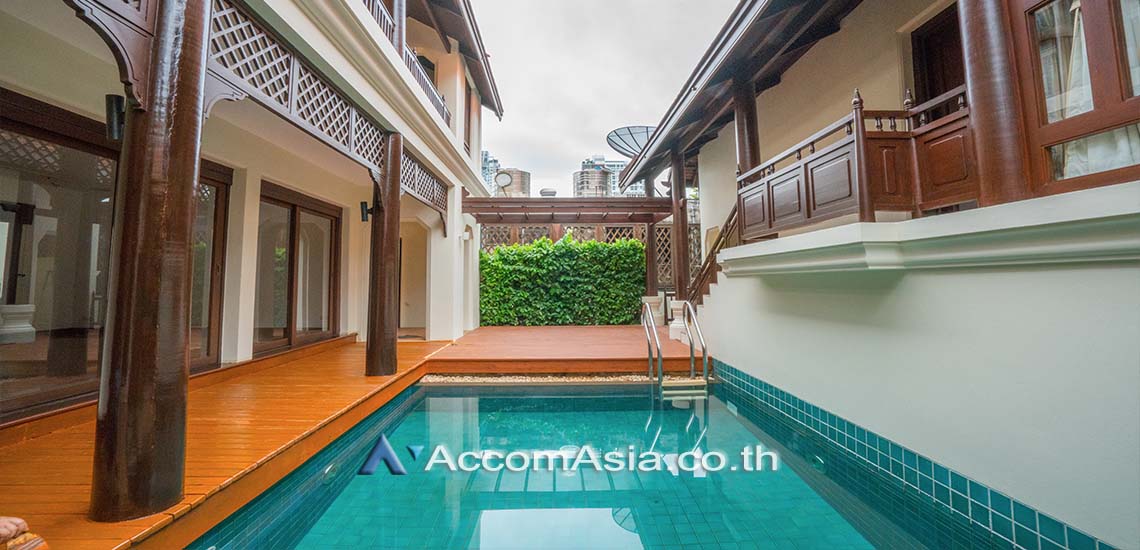  2  3 br House for rent and sale in Sukhumvit ,Bangkok BTS Ekkamai at The classical charming AA28268