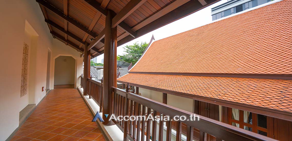 12  3 br House for rent and sale in Sukhumvit ,Bangkok BTS Ekkamai at The classical charming AA28268
