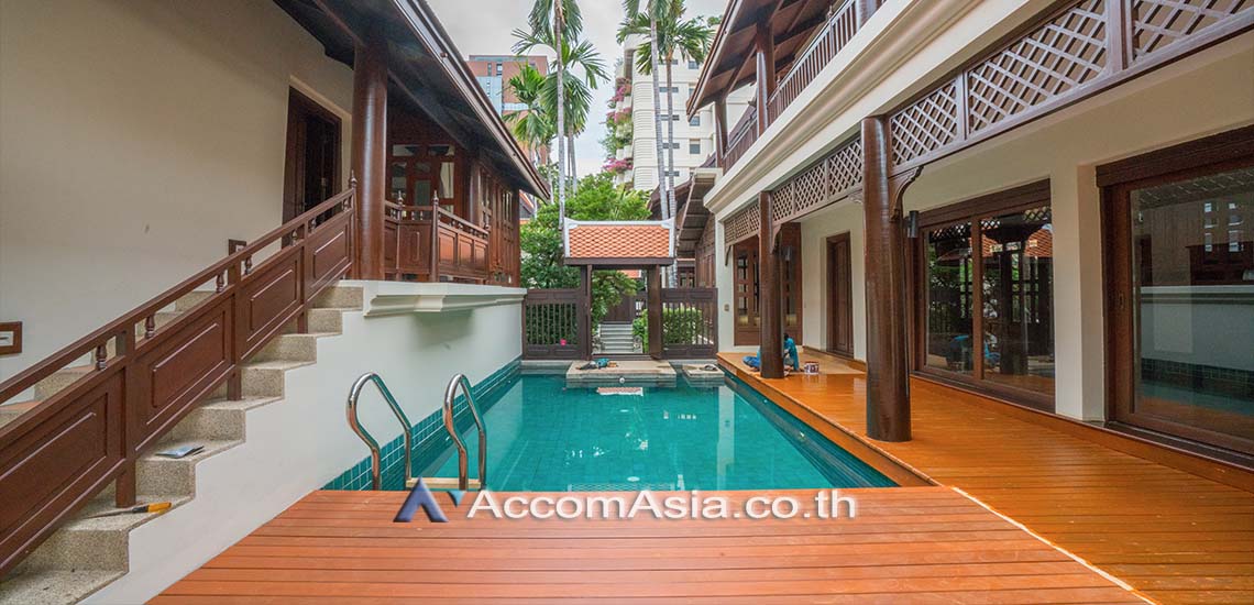  1  3 br House for rent and sale in Sukhumvit ,Bangkok BTS Ekkamai at The classical charming AA28268