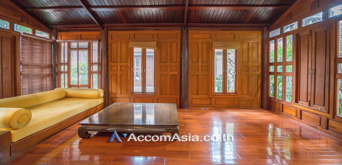 6  3 br House for rent and sale in Sukhumvit ,Bangkok BTS Ekkamai at The classical charming AA28268