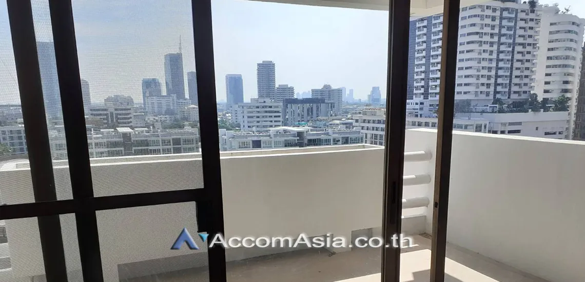 unit 3 Bedrooms  Condominium For Rent in Sukhumvit, Bangkok  near BTS Thong Lo (AA28284)