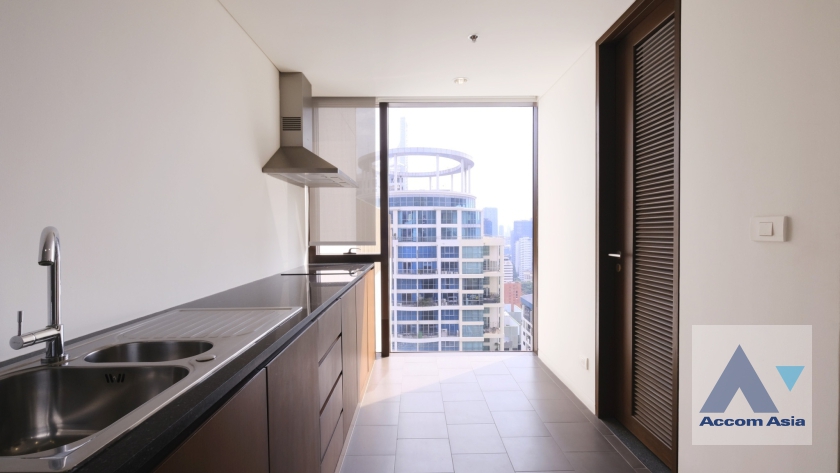 14  3 br Condominium For Rent in Ploenchit ,Bangkok BTS Ratchadamri at Hansar Residence AA28289