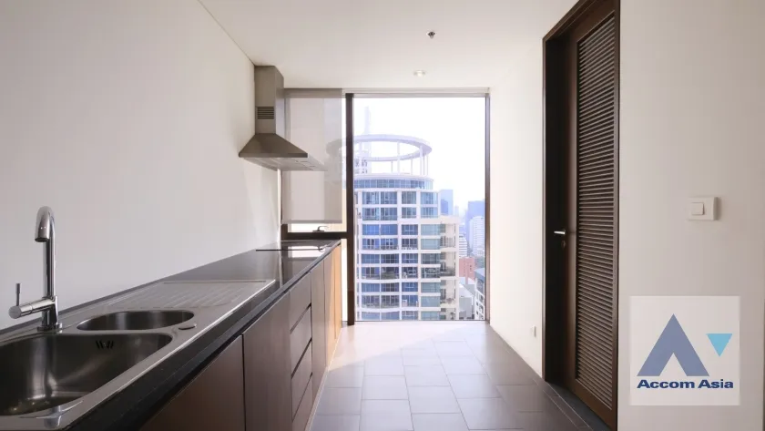 14  3 br Condominium For Rent in Ploenchit ,Bangkok BTS Ratchadamri at Hansar Residence AA28289
