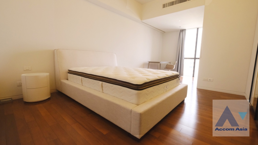 25  3 br Condominium For Rent in Ploenchit ,Bangkok BTS Ratchadamri at Hansar Residence AA28289