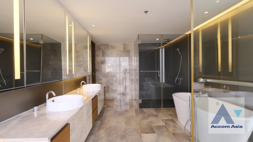 18  3 br Condominium For Rent in Ploenchit ,Bangkok BTS Ratchadamri at Hansar Residence AA28289