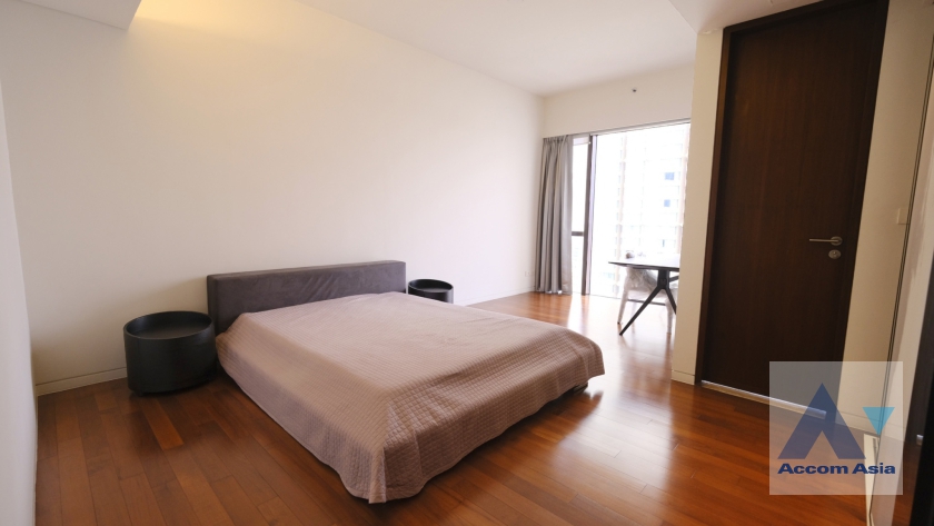 20  3 br Condominium For Rent in Ploenchit ,Bangkok BTS Ratchadamri at Hansar Residence AA28289