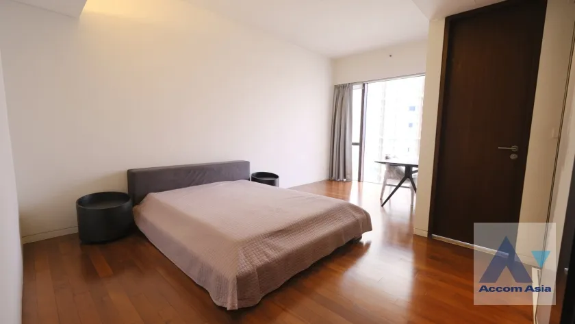 20  3 br Condominium For Rent in Ploenchit ,Bangkok BTS Ratchadamri at Hansar Residence AA28289