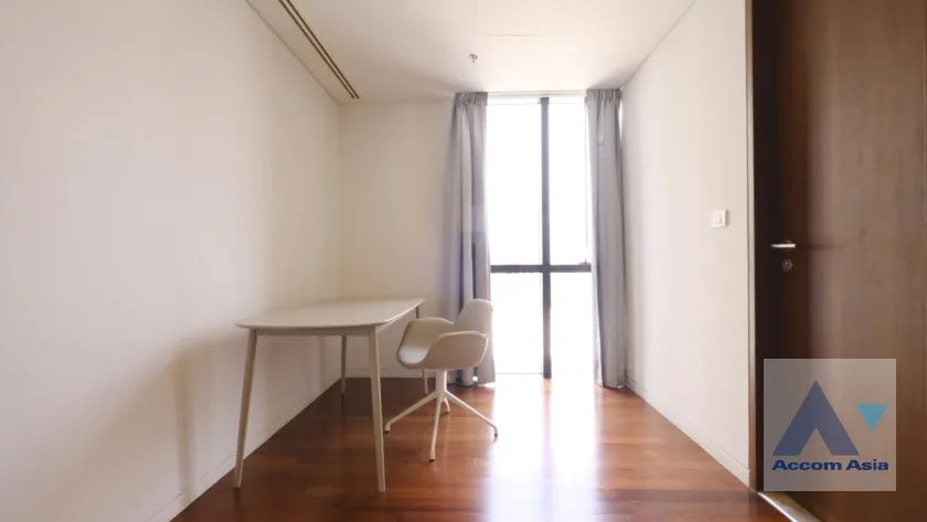 26  3 br Condominium For Rent in Ploenchit ,Bangkok BTS Ratchadamri at Hansar Residence AA28289