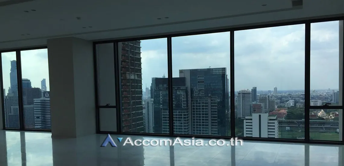 unit 4 Bedrooms  Condominium For Rent in Ploenchit, Bangkok  near BTS Chitlom (AA28307)