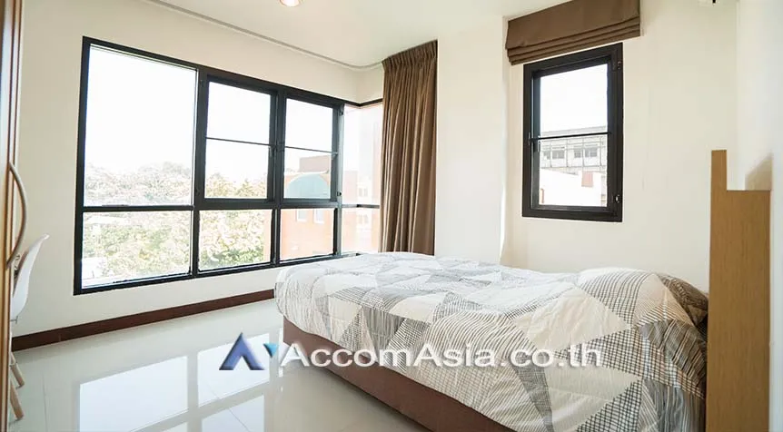 unit 2 Bedrooms  Apartment For Rent in Sukhumvit, Bangkok  near BTS Ekkamai (AA28315)