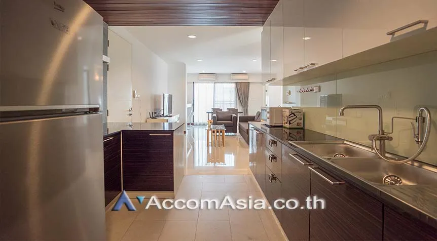 unit 3 Bedrooms  Apartment For Rent in Sukhumvit, Bangkok  near BTS Ekkamai (AA28316)