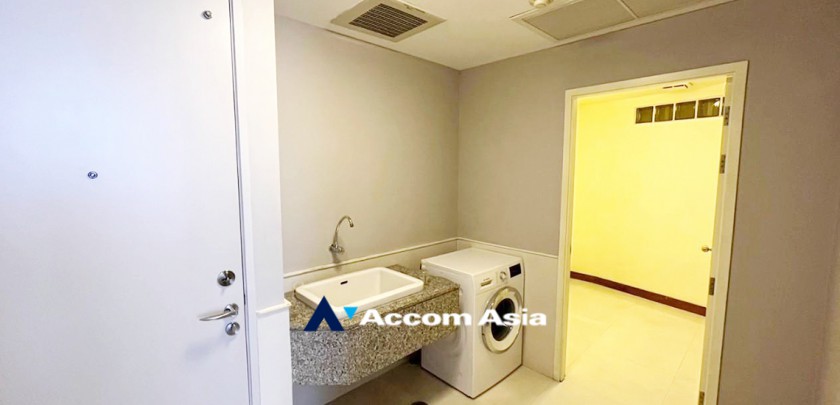 17  3 br Apartment for rent and sale in Ploenchit ,Bangkok BTS Ploenchit at Set on Landscape Court Yard AA28325