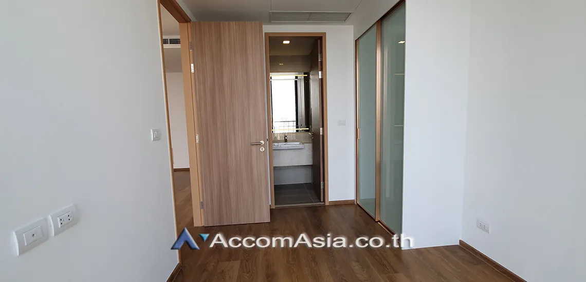 unit 3 Bedrooms  Condominium For Rent in Sukhumvit, Bangkok  near BTS Phrom Phong (AA28335)