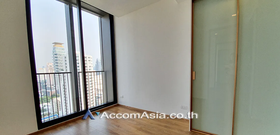 unit 3 Bedrooms  Condominium For Rent in Sukhumvit, Bangkok  near BTS Phrom Phong (AA28335)