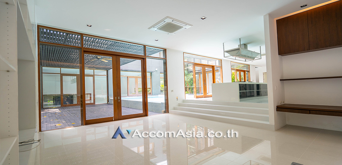 12  5 br House For Rent in Pattanakarn ,Bangkok BTS On Nut at Panya Pattanakarn Village AA28363