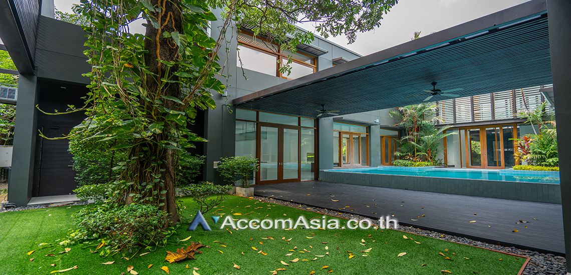 4  5 br House For Rent in Pattanakarn ,Bangkok BTS On Nut at Panya Pattanakarn Village AA28363