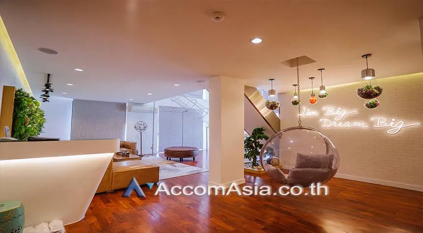 unitExclusive, Double High Ceiling, Duplex Condo, Penthouse |  6 Bedrooms  Apartment For Rent in Ploenchit, Bangkok  near BTS Chitlom - MRT Lumphini (AA28364)