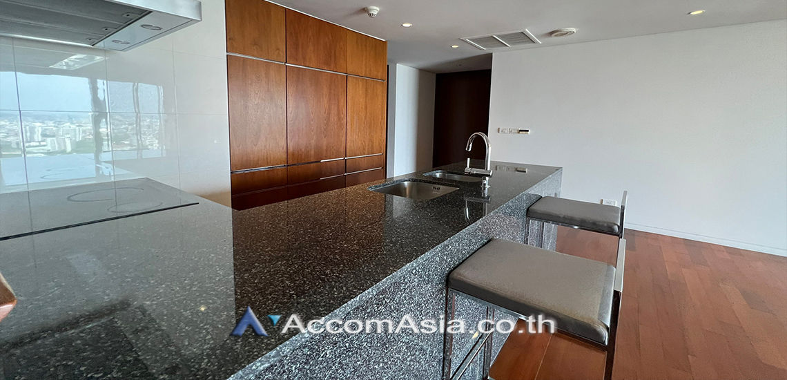 5  2 br Condominium For Rent in Ploenchit ,Bangkok BTS Ratchadamri at Hansar Residence AA28418