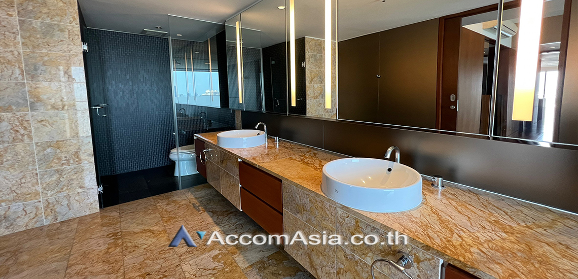20  2 br Condominium For Rent in Ploenchit ,Bangkok BTS Ratchadamri at Hansar Residence AA28418