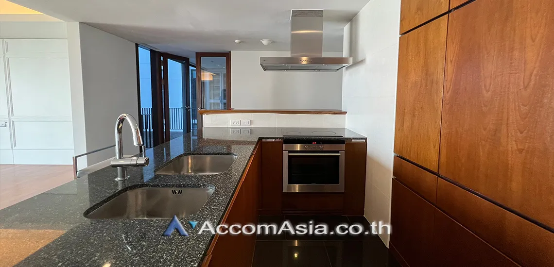 6  2 br Condominium For Rent in Ploenchit ,Bangkok BTS Ratchadamri at Hansar Residence AA28418