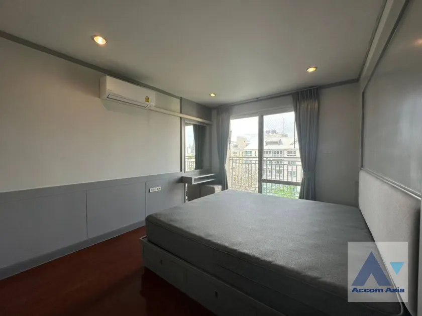 unit 3 Bedrooms  Condominium For Rent in Sathorn, Bangkok  near MRT Lumphini (AA28427)