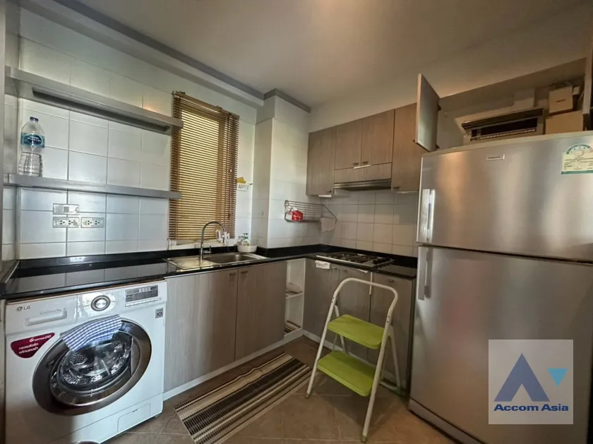 unit 3 Bedrooms  Condominium For Rent in Sathorn, Bangkok  near MRT Lumphini (AA28427)