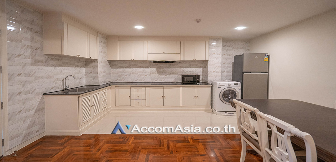  1  1 br Apartment For Rent in Sukhumvit ,Bangkok BTS Phrom Phong at Low-rise apartment, Walk 400m to BTS AA28456