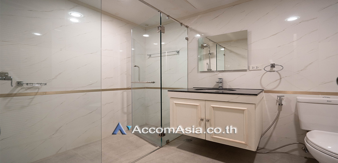 5  1 br Apartment For Rent in Sukhumvit ,Bangkok BTS Phrom Phong at Low-rise apartment, Walk 400m to BTS AA28456