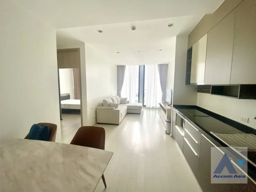 unitCorner Unit |  2 Bedrooms  Condominium For Rent in Ploenchit, Bangkok  near BTS Ploenchit (AA28826)