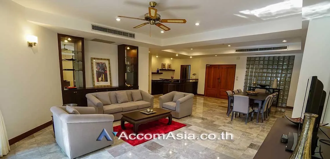 unit 3 Bedrooms  Apartment For Rent in Sukhumvit, Bangkok  near BTS Phrom Phong (AA29402)