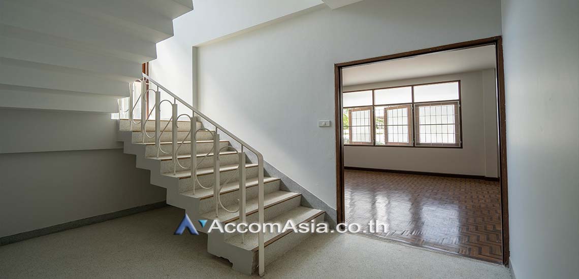 4  3 br House for rent and sale in Sukhumvit ,Bangkok BTS Thong Lo AA29407