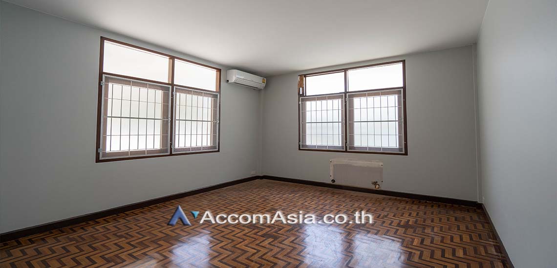 10  3 br House for rent and sale in Sukhumvit ,Bangkok BTS Thong Lo AA29407