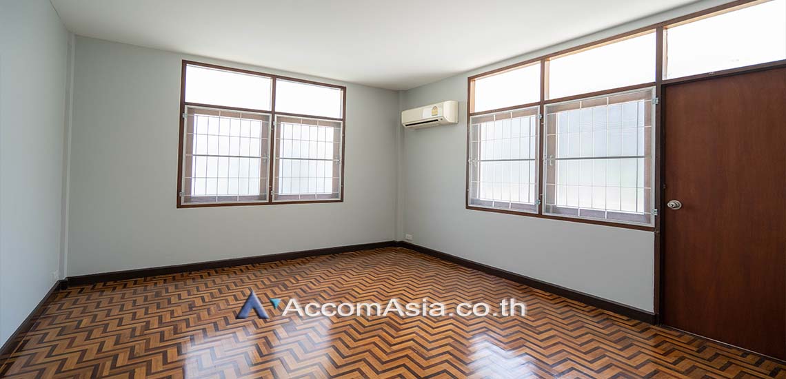 7  3 br House for rent and sale in Sukhumvit ,Bangkok BTS Thong Lo AA29407