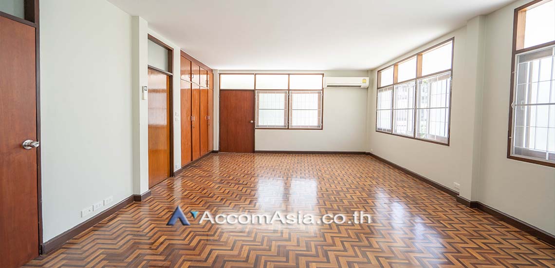 8  3 br House for rent and sale in Sukhumvit ,Bangkok BTS Thong Lo AA29407