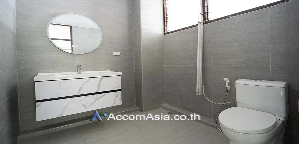 12  3 br House for rent and sale in Sukhumvit ,Bangkok BTS Thong Lo AA29407