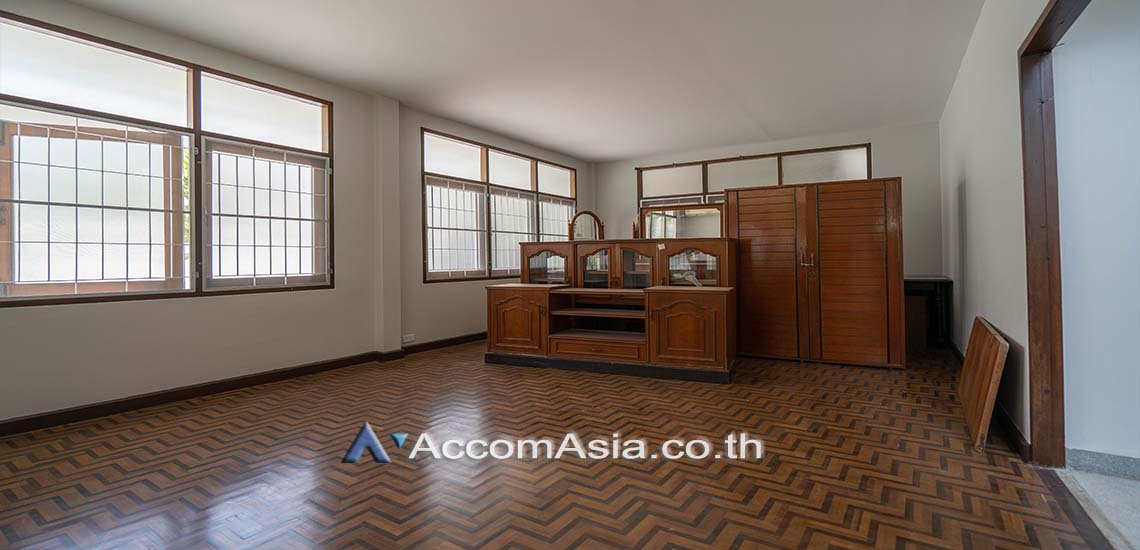 5  3 br House for rent and sale in Sukhumvit ,Bangkok BTS Thong Lo AA29407