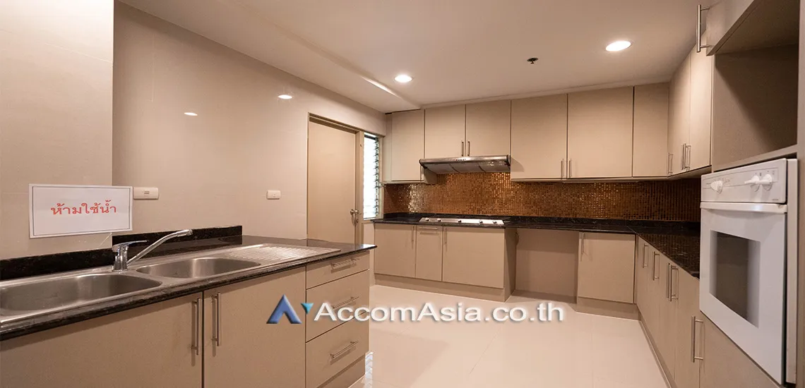  1  3 br Apartment For Rent in Sukhumvit ,Bangkok BTS Asok - MRT Sukhumvit at Perfect Apartment for Big Family, Prime Location Near Main Street AA29415