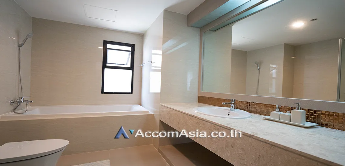 10  3 br Apartment For Rent in Sukhumvit ,Bangkok BTS Asok - MRT Sukhumvit at Perfect Apartment for Big Family, Prime Location Near Main Street AA29415