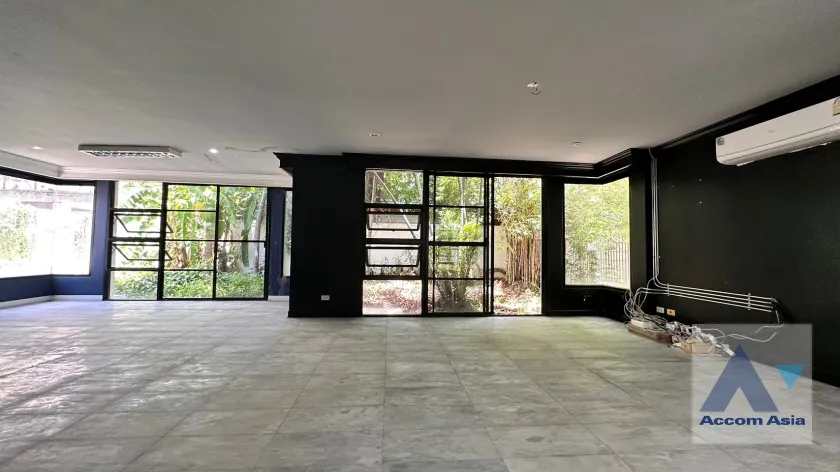 unitHome Office |  4 Bedrooms  House For Rent in Sukhumvit, Bangkok  near BTS Ekkamai (AA29446)