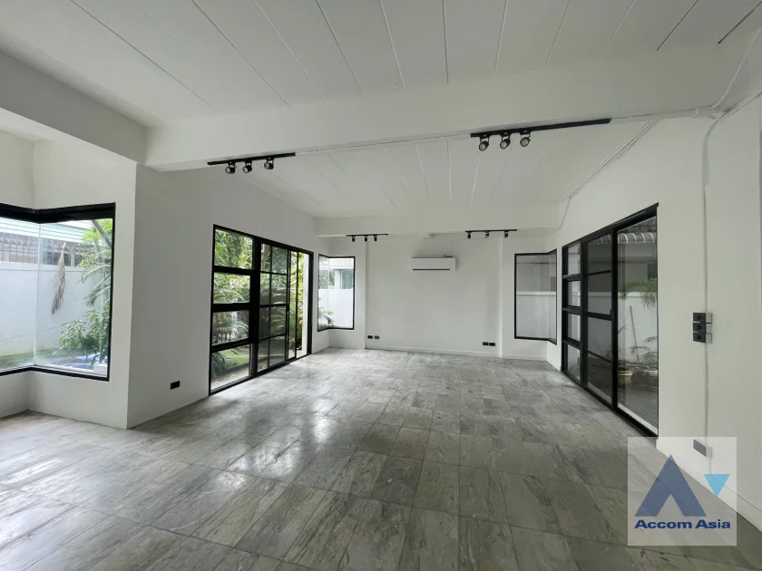  2  4 br House For Rent in Sukhumvit ,Bangkok BTS Ekkamai at The Noble Ekkamai 22  AA29446