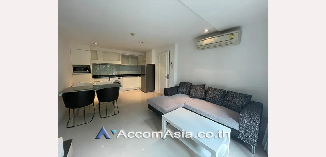 unit 2 Bedrooms  Condominium For Rent in Sukhumvit, Bangkok  near BTS Ekkamai (AA29483)