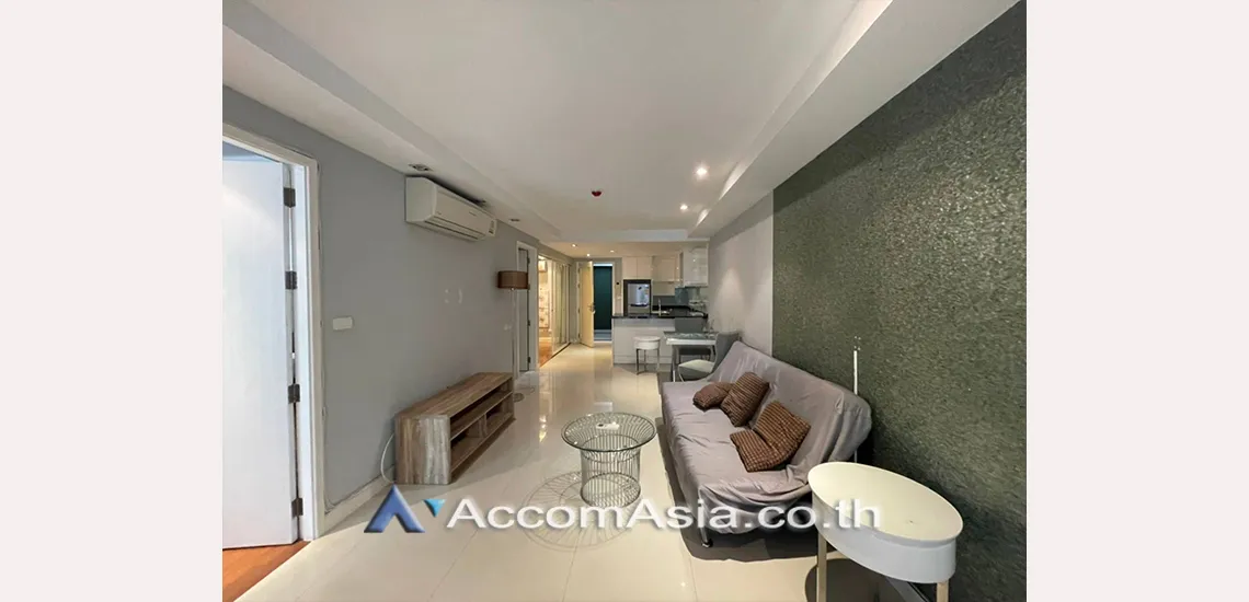 unit 2 Bedrooms  Condominium For Rent in Sukhumvit, Bangkok  near BTS Ekkamai (AA29485)