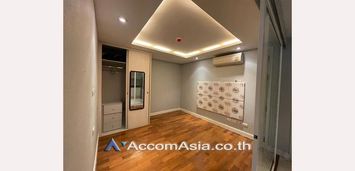 unit 2 Bedrooms  Condominium For Rent in Sukhumvit, Bangkok  near BTS Ekkamai (AA29485)