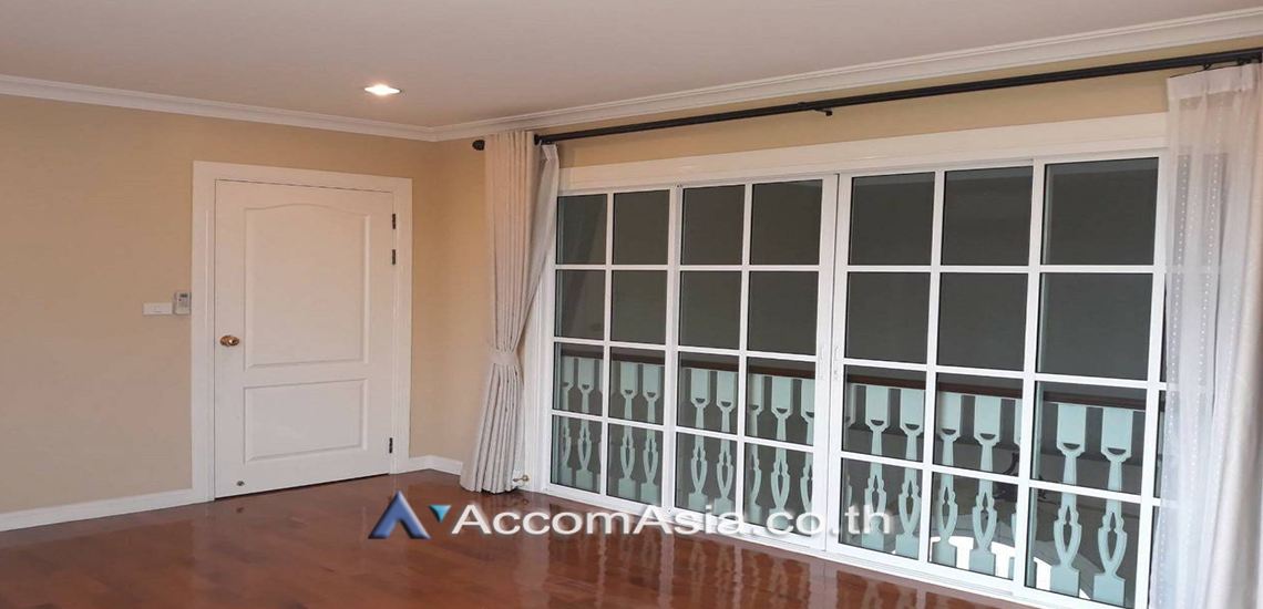 unit 3 Bedrooms  House For Rent in Bang Na, Bangkok  near BTS Bearing (AA29492)