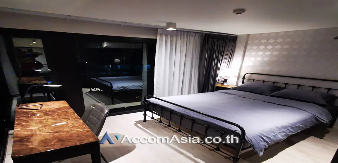 unitDuplex Condo |  2 Bedrooms  Condominium For Rent in Silom, Bangkok  near BTS Surasak (AA29546)